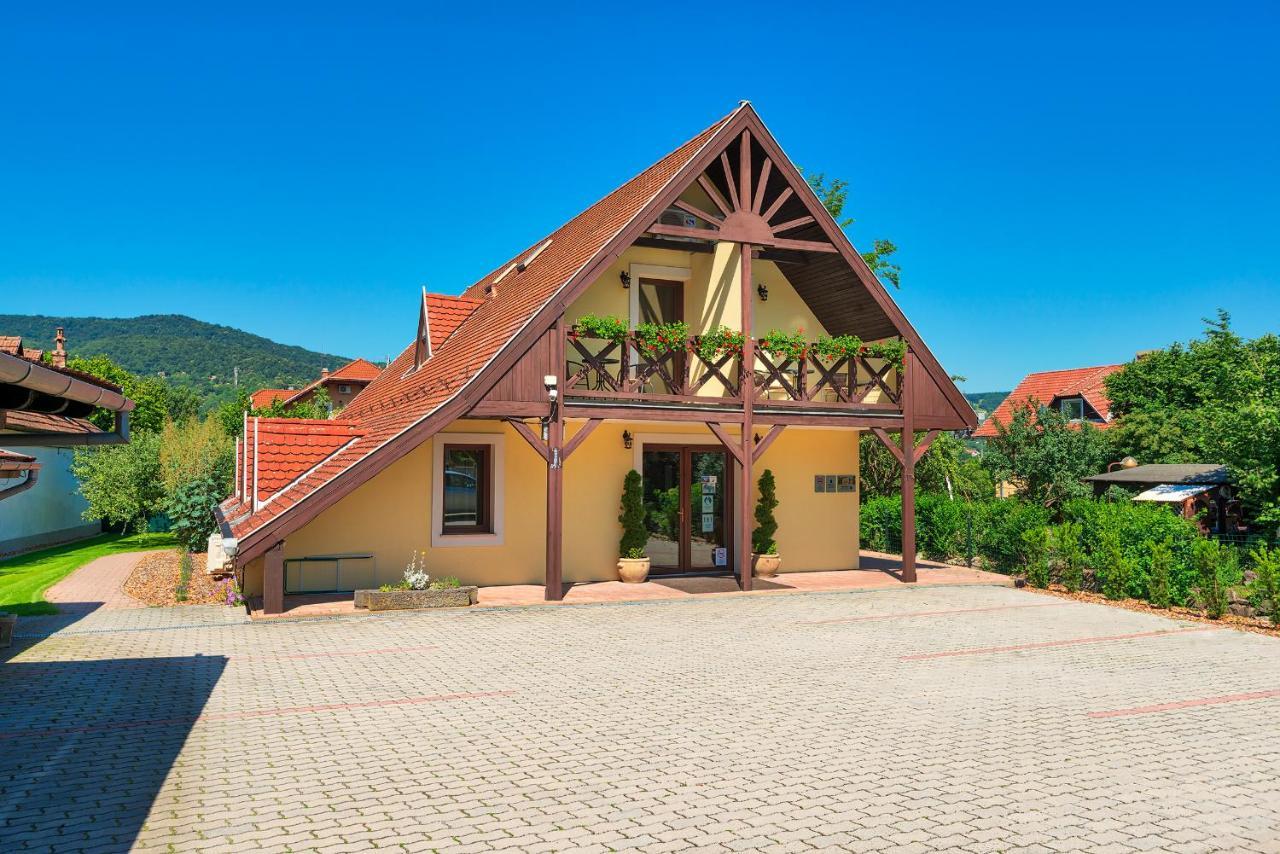 Honti Panzio Hotel Visegrad Exterior photo