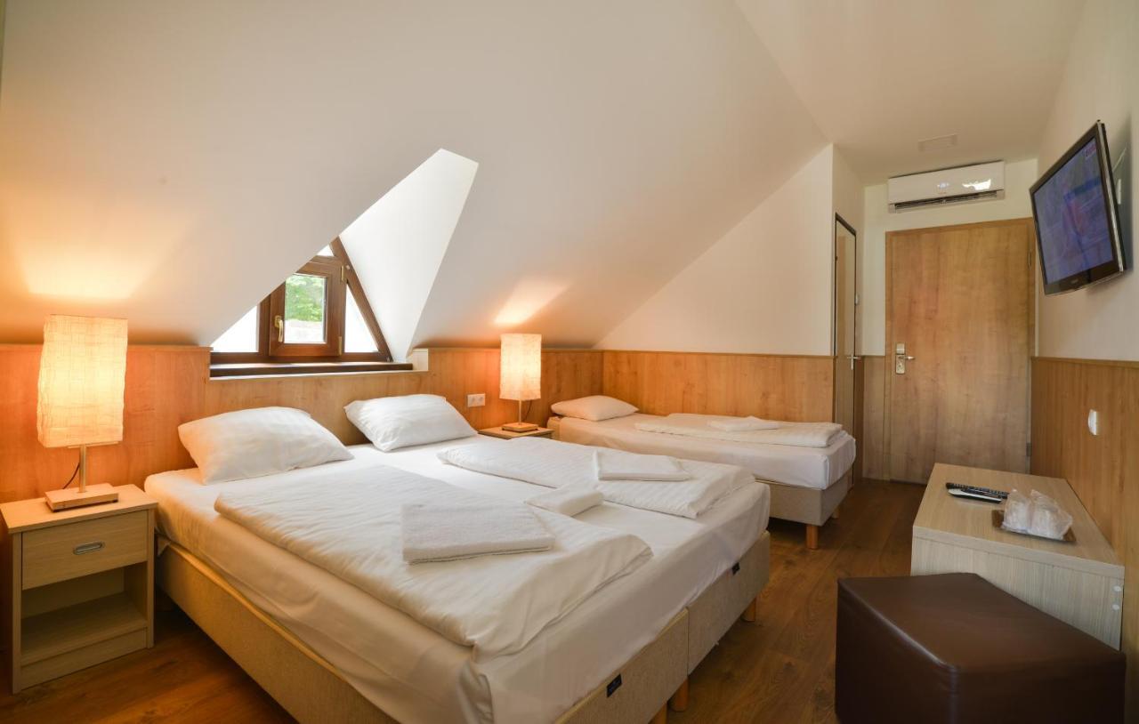 Honti Panzio Hotel Visegrad Exterior photo